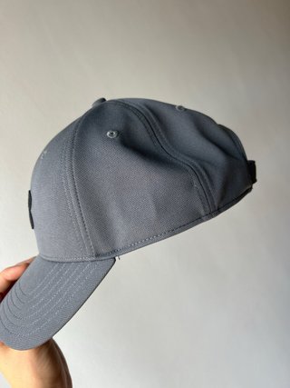 Gorra Under Armour Gris Negra