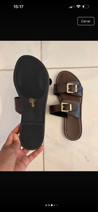 Sandalias marrones con hebillas doradas T39