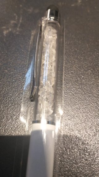 Penna con minerali viola