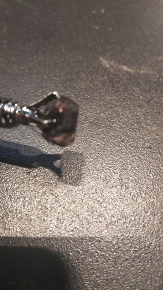 Penna con minerali viola