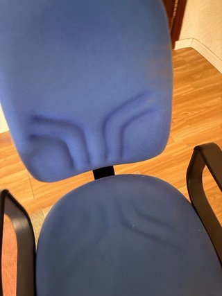 Silla de oficina azul y negra