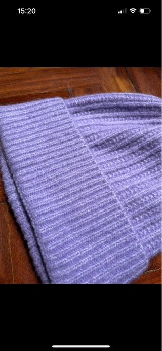 Gorro Pieces Lila con Pompón