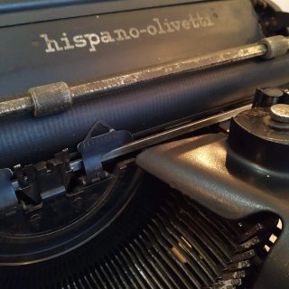 Máquina de escribir Hispano M40