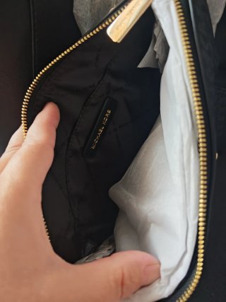 Conjunto Bolso Michael Kors Negro y Dorado
