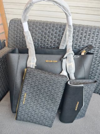 Conjunto Bolso Michael Kors Negro y Dorado
