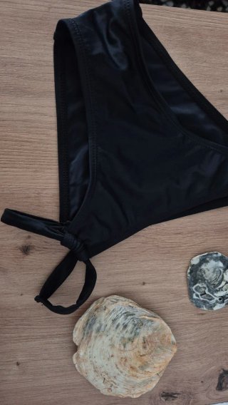 Braguita bikini negra talla S