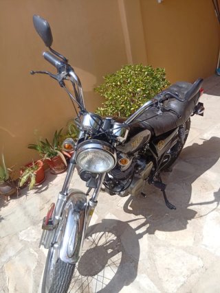 Yamaha 250 SR Negra