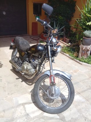 Yamaha 250 SR Negra