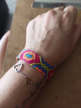 Pulsera Wayuu artesanal multicolor