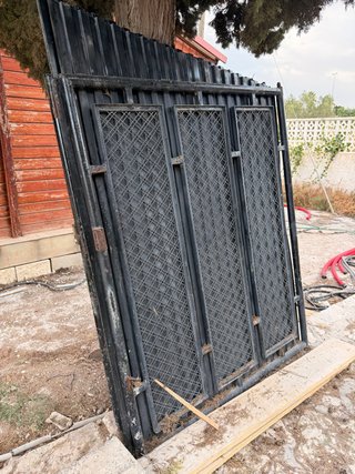 Puerta de hierro para jardín