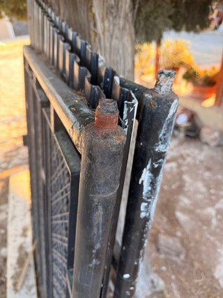 Puerta de hierro para jardín