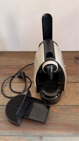 Cafetera Nespresso Krups Essenza XN 2140