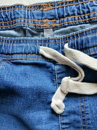 Pantalón corto vaquero con cordón