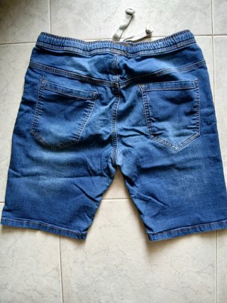 Pantalón corto vaquero con cordón