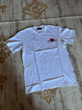 Camiseta Nude Project