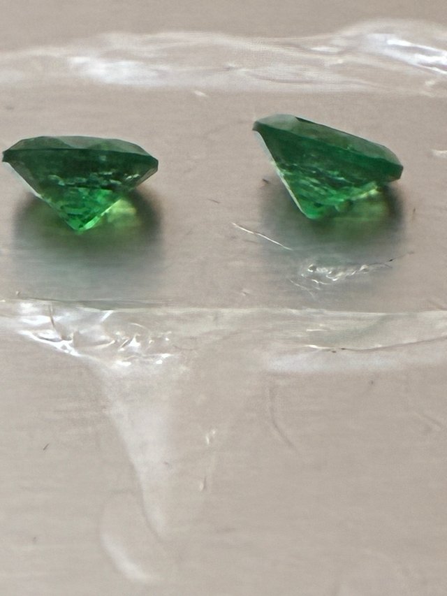 2 Esmeraldas Muzo 3.10 Ct; GDL