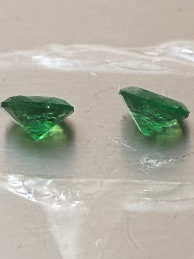 2 Esmeraldas Muzo 3.10 Ct; GDL
