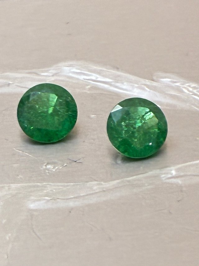 2 Esmeraldas Muzo 3.10 Ct; GDL