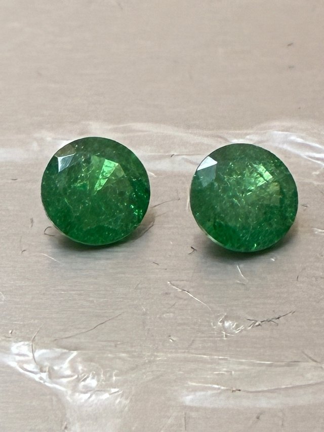 2 Esmeraldas Muzo 3.10 Ct; GDL