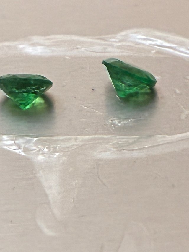 2 Esmeraldas Muzo 3.10 Ct; GDL