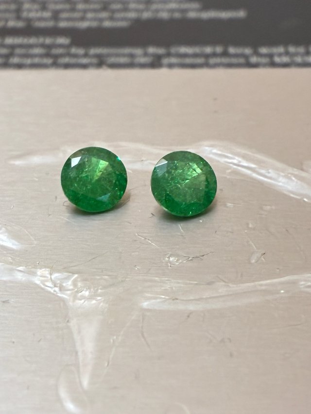 2 Esmeraldas Muzo 3.10 Ct; GDL