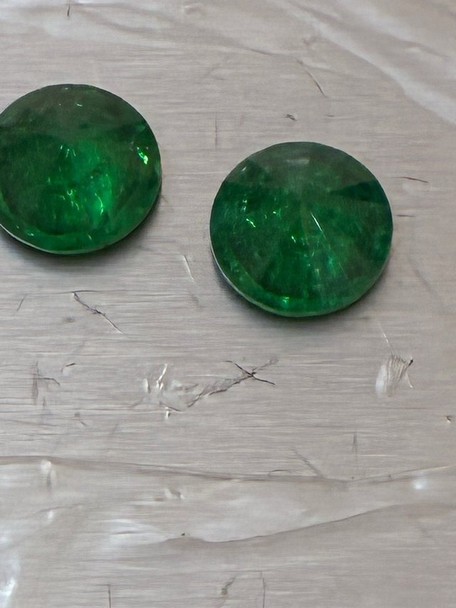 2 Esmeraldas Muzo 3.10 Ct; GDL