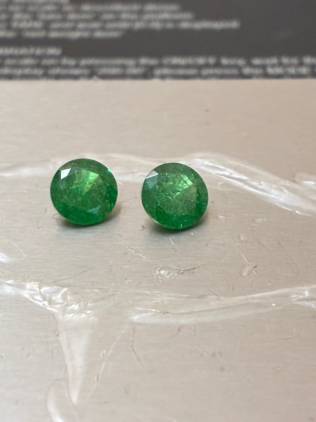 2 Esmeraldas Muzo 3.10 Ct; GDL