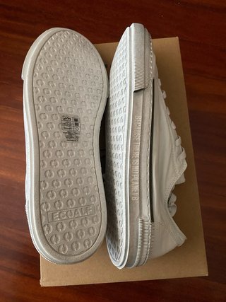 Zapatillas Ecoalf grises y blancas