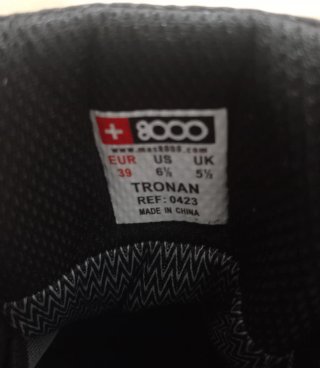 Botas montaña +8000 Tronan Talla 39 Negras
