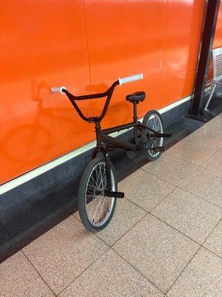 Bicicleta BMX Negra