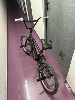 Bicicleta BMX Negra