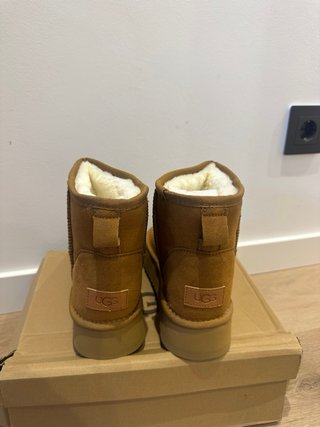 Botas Ugg bajas marrones