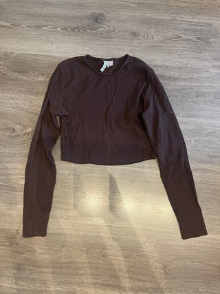 Camiseta corta marrón manga larga