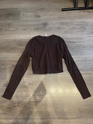 Camiseta corta marrón manga larga