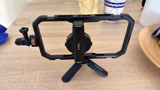 Jaula SmallRig para Móvil con Mini Trípode
