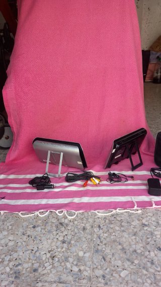 Dos pantallas Led para vehículo y carabana