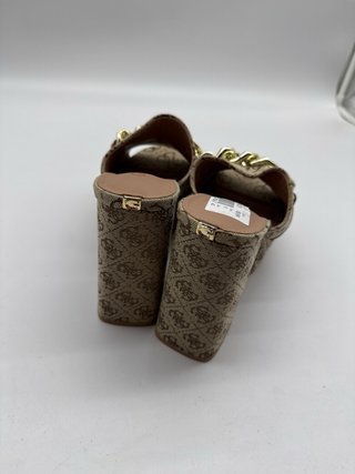 Guess XANTHE 2 Sandalias Plataforma Doradas