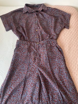 Conjunto camisa y pantalón estampado. Talla  U S/M