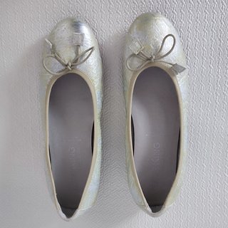 Bailarinas de piel con lazada de Dorking. Talla 37