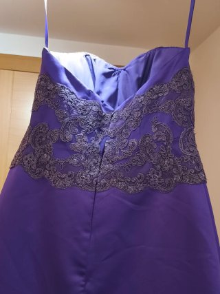 Vestido morado cardenal de fiesta/boda