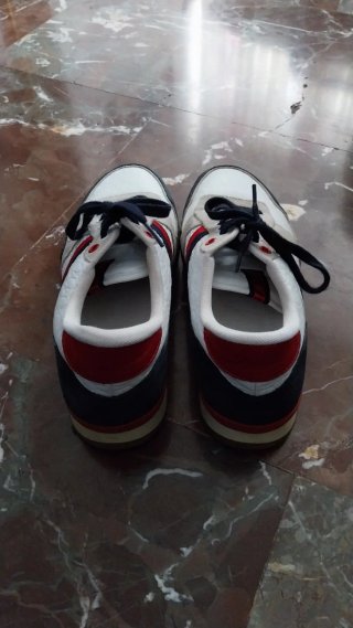 Deportivas Carolina Herrera Blancas y Rojas