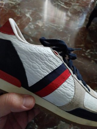 Deportivas Carolina Herrera Blancas y Rojas