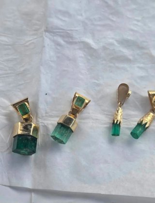 Colgantes Esmeralda y Oro 37.50 ct