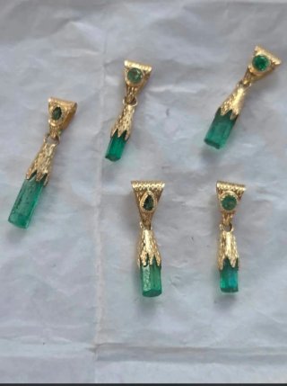 Colgantes Esmeralda y Oro 37.50 ct