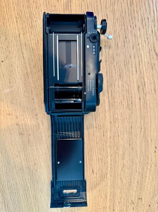 Voigtländer Bessa T + Visor Ricoh GV-2 28mm