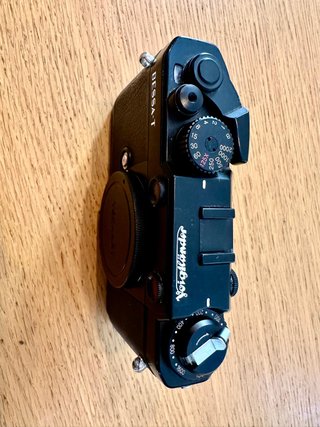 Voigtländer Bessa T + Visor Ricoh GV-2 28mm