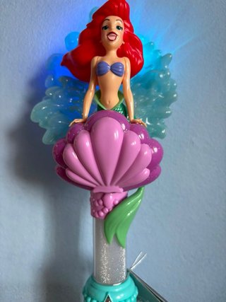 Ariel Disney pompero con música y luces