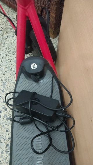 Patinete Eléctrico Rojo Ninebot