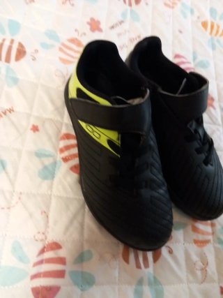 Botas de fútbol niño Talla 28