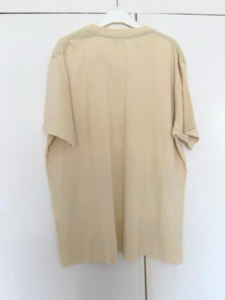 Camiseta beige de hombre